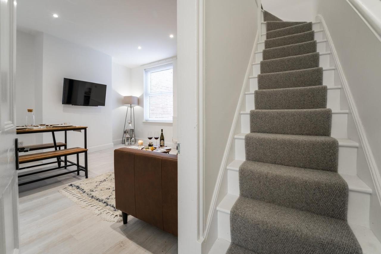 South View - 3 Bed Modern Chester House - Close To City Centre Exterior photo