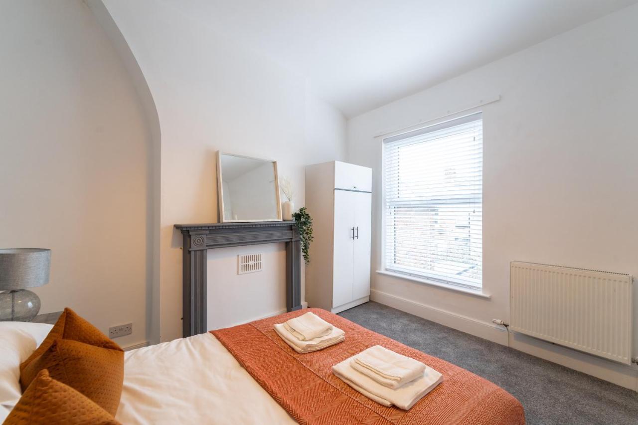 South View - 3 Bed Modern Chester House - Close To City Centre Exterior photo